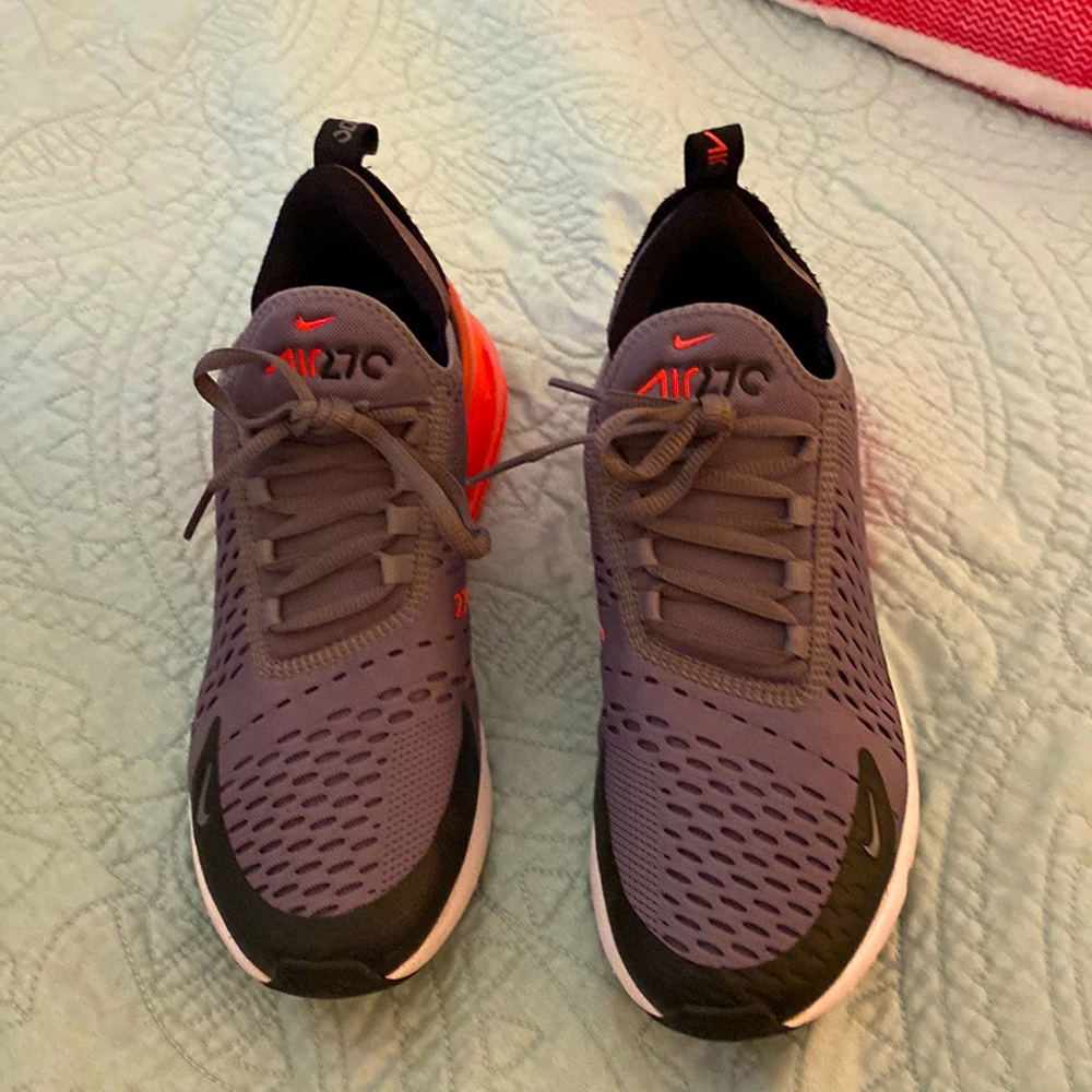 Size 7Y Nike Air Max 270 Black/Pink/Gray